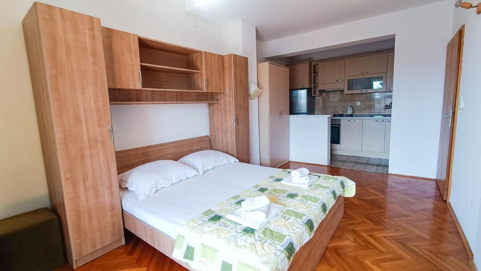 Apartments Ines - 15 Meters From The Beach Promajna Exterior foto