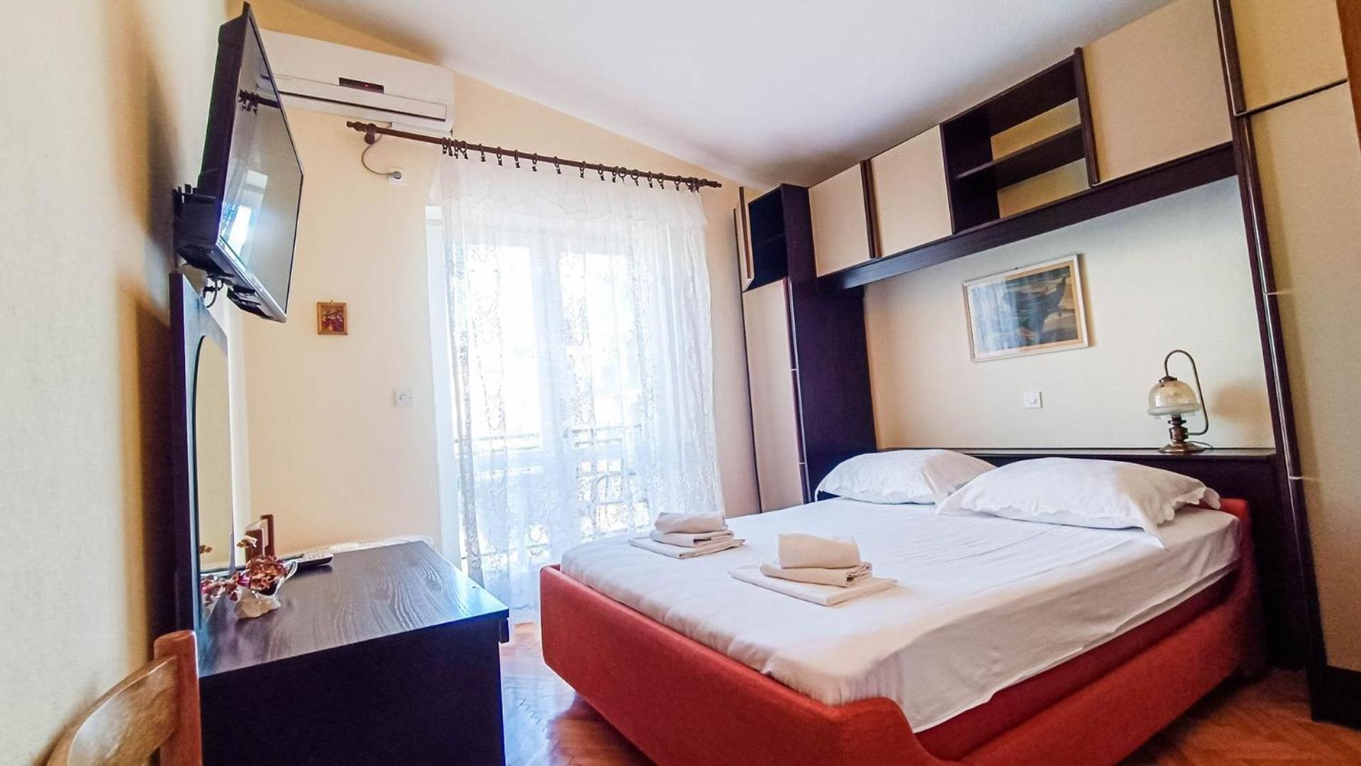 Apartments Ines - 15 Meters From The Beach Promajna Exterior foto