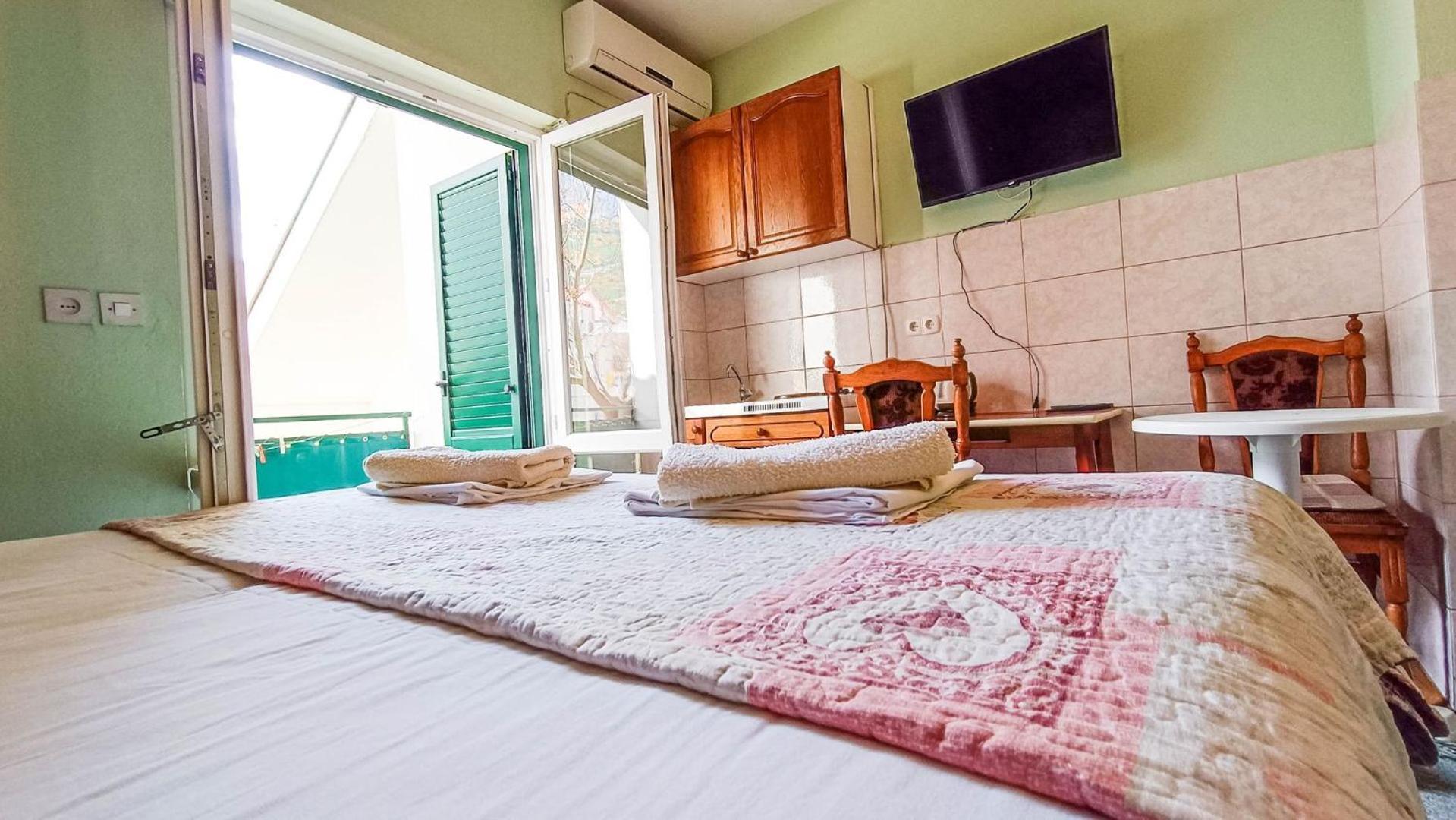 Apartments Ines - 15 Meters From The Beach Promajna Exterior foto