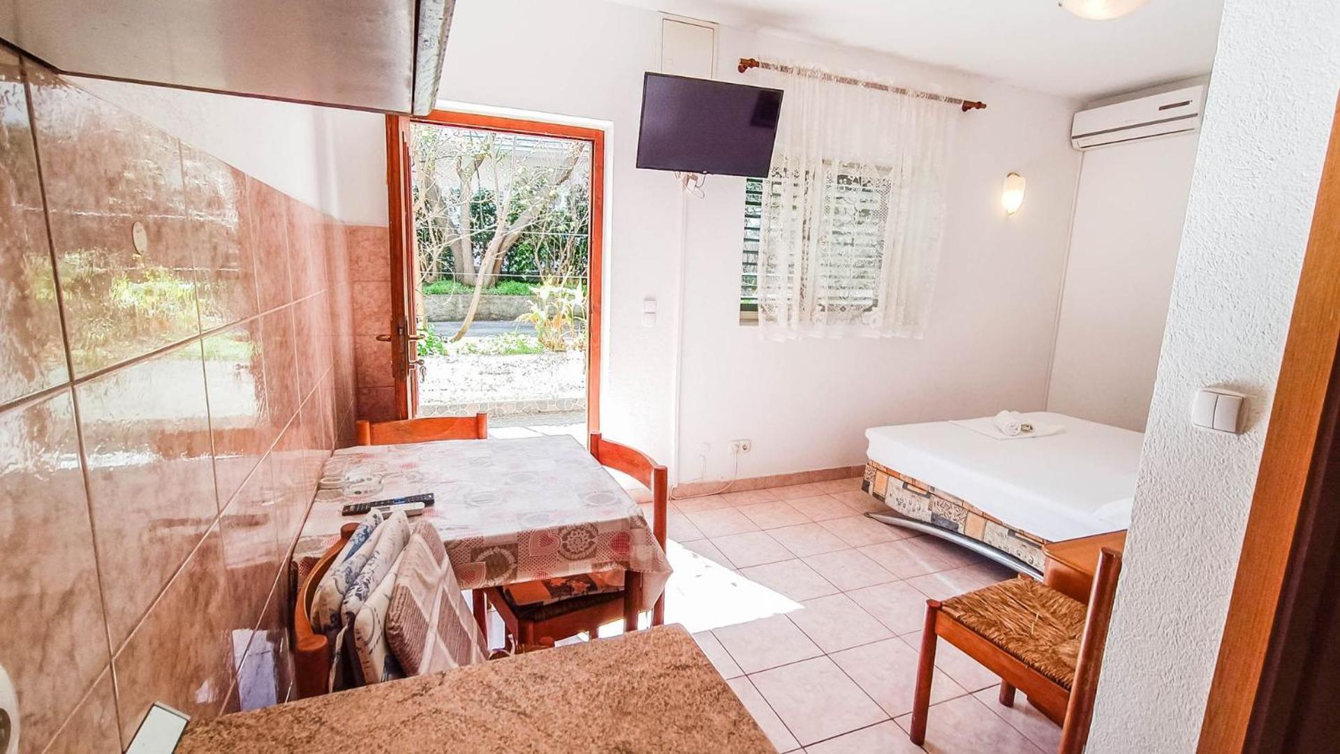 Apartments Ines - 15 Meters From The Beach Promajna Exterior foto